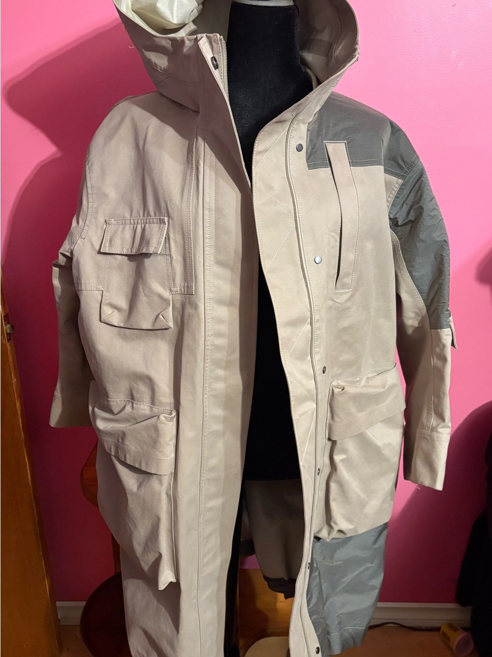 lululemon athletica Two-Tone Hooded Trench Coat in Beige and Gray
